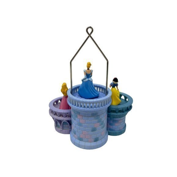 Hallmark Ornament - Disney Princess Dreams - Picture 2 of 4